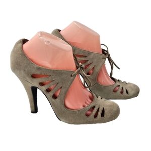 Crown Vintage Bruges Taupe Suede Cutout Lace-Up Heels Women’s 8.5